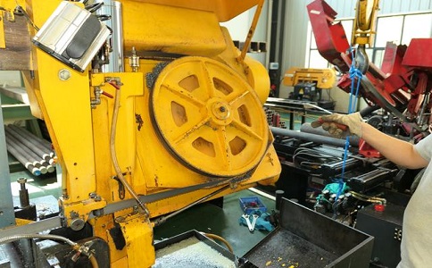 如何解决色达卧式金属带锯床切削时出现的断带现象？